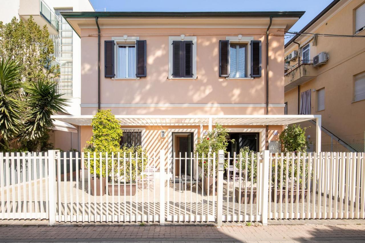 Romantico Open Space A 3Min Dalla Spiaggia - Homeunity Rimini Ngoại thất bức ảnh
